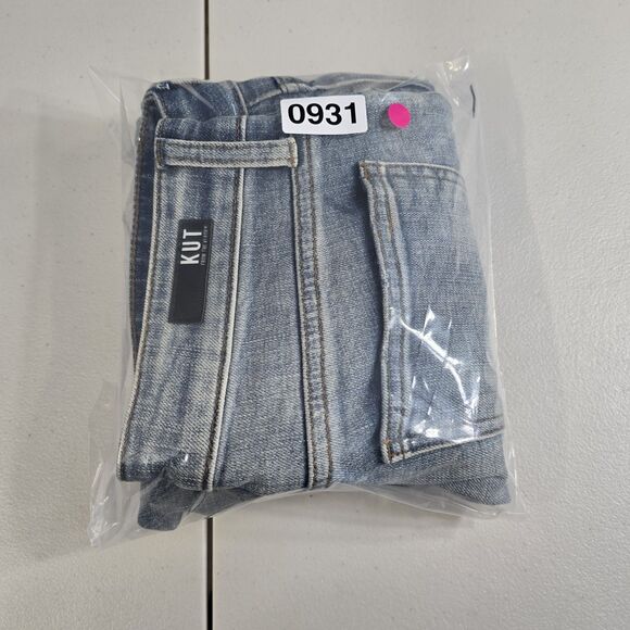 Kut from the Kloth Catherine Boyfriend  Distressed Size 2 ( 30 X 28.5 ) - Picture 16 of 16